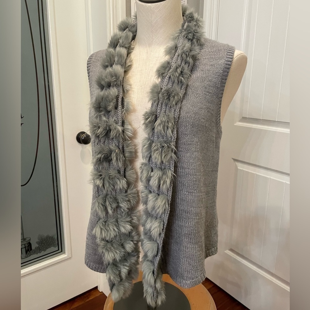 Chico's Sweater Vest grey knit, faux fur trim, size 4 XS open front cardigan - Picture 1 of 9